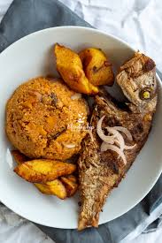 Gari Fotor with Grilled Red Fish/Fried Red Fish